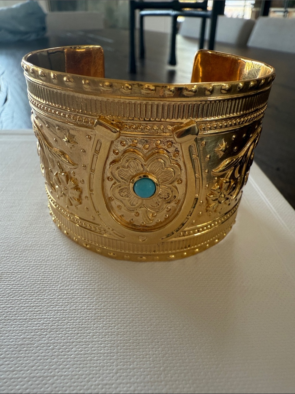 Jane Win Lucky Horseshoe Cuff Bracelet